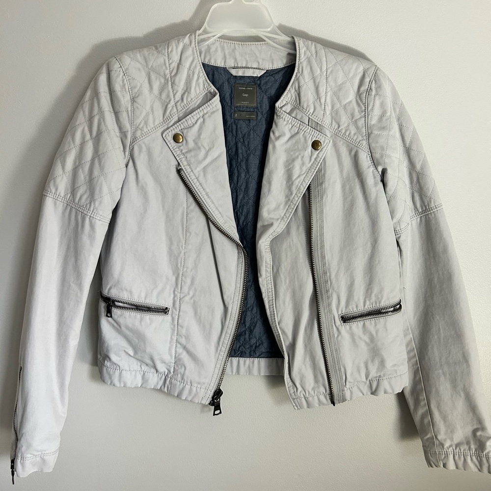 Women’s Gap Jacket. Size 2.